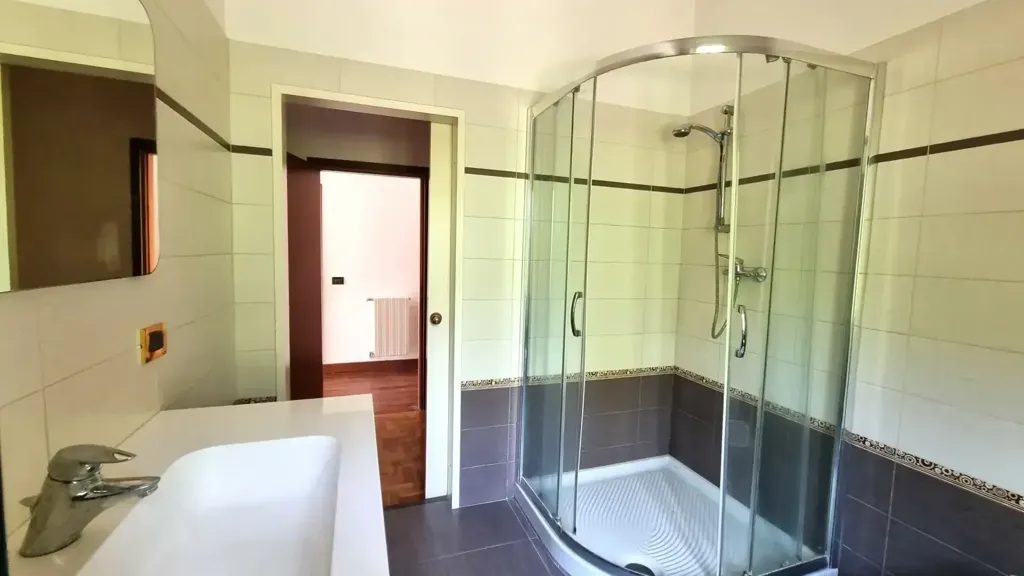 Bagni - Multi-Level Villa near Conselice