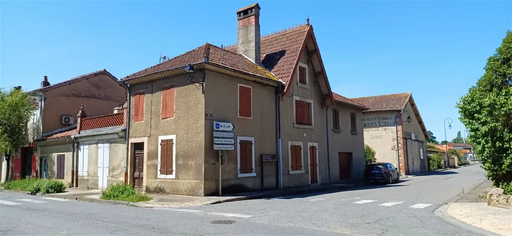 Välivaade - City Centre House with Garage in Masseube