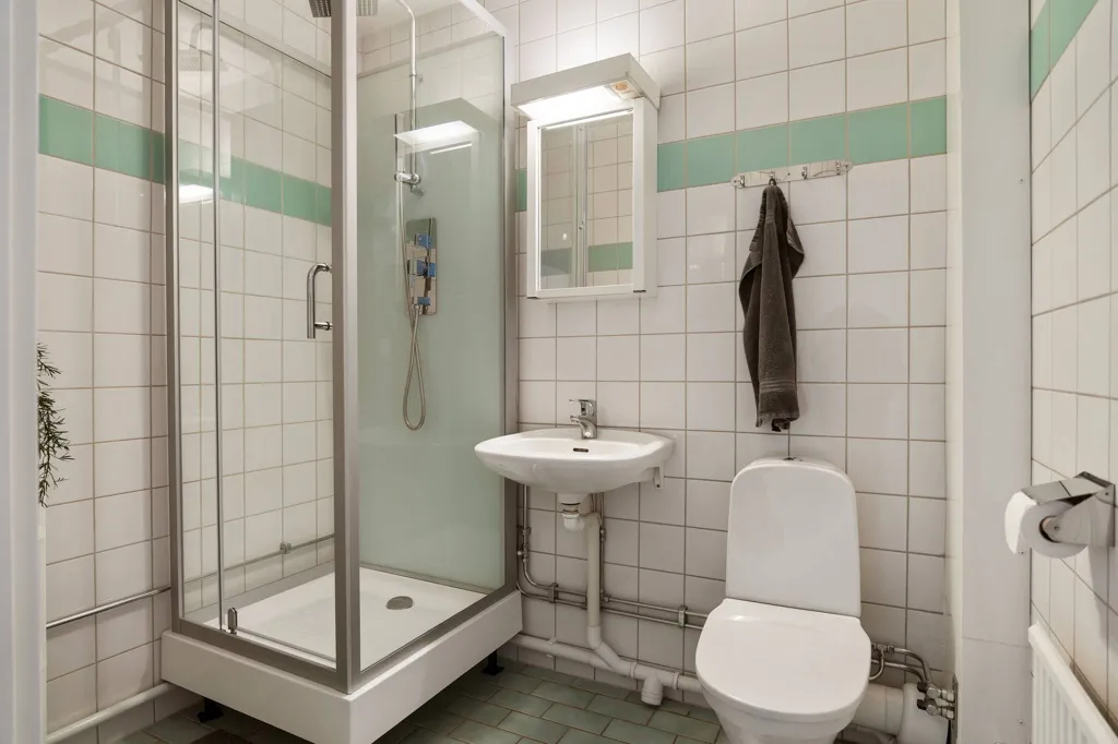 Vannitoad - Renovated 1.5-Bedroom Flat with Balcony in Orminge