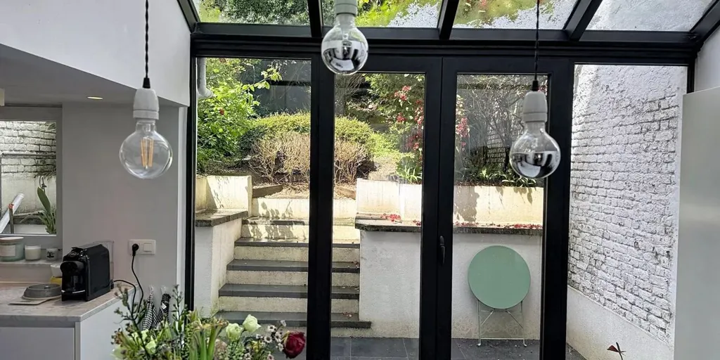 Entrée - Maison Rénovée avec Terrasse à Ukkel