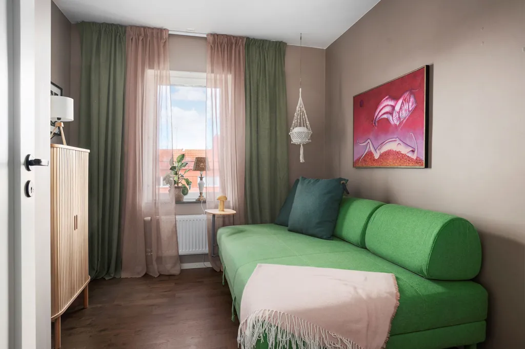 Living Room - Bostadsrätt with South-West Balcony in Teg