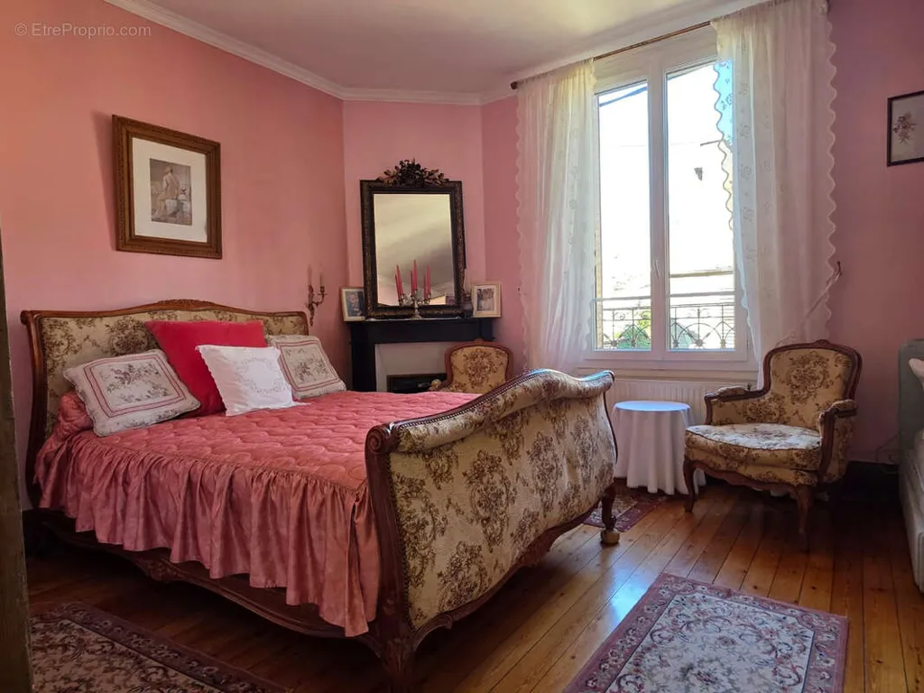 Chambres - Maison de Ville en Pierre avec Jardin au Centre Bourg