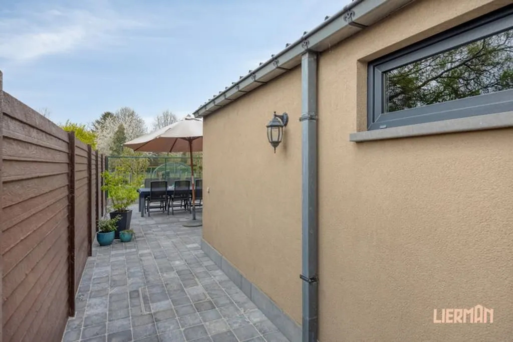 Aed - House with Garden and Solar Panels in Aalst