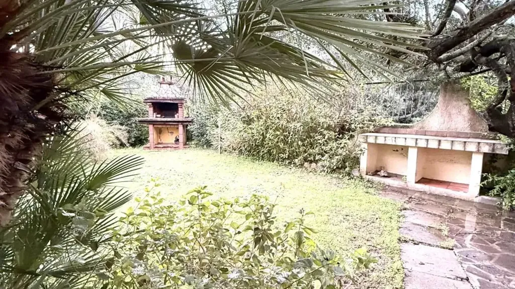 Garden - Rustic Apartment with Private Garden in Pula