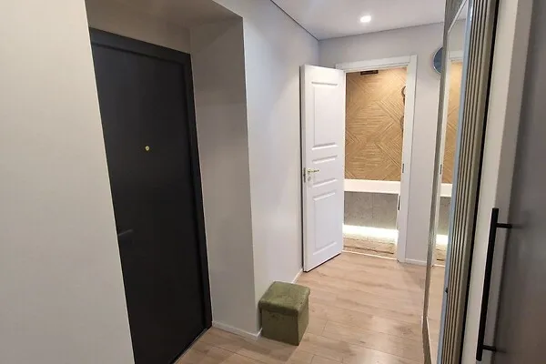 Ingresso - Renovated Flat with Garden in Narva