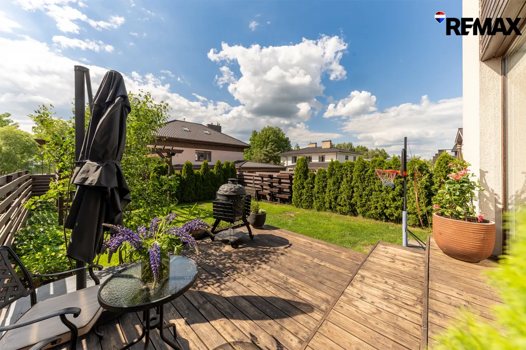 Aed - Spacious 3-Bedroom Cottage with Terrace in Tarandė
