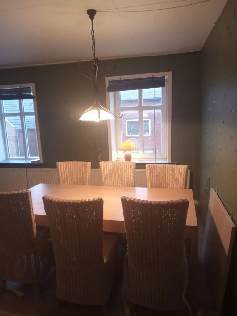 Söögituba - Central Flat with Garden in Højer