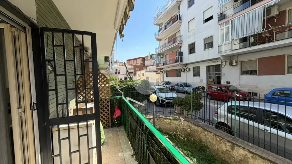 Rõdu - Three-Bedroom Apartment with Balcony in Naples