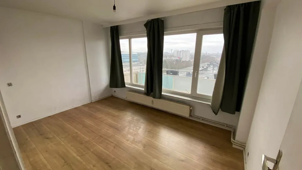 Toad - 1-Bedroom Apartment with Terrace in Evere