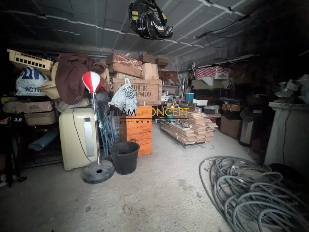 Garage - Unfinished House with Garden in Bendejun