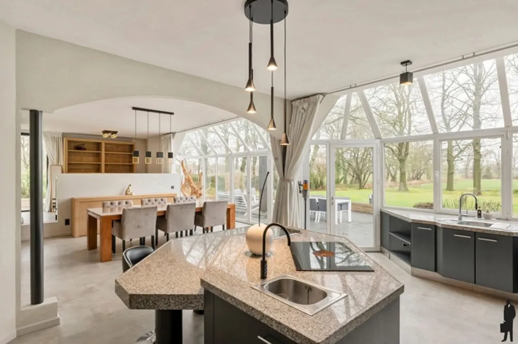Cuisine - Villa Luxueuse avec Vue sur les Champs à Kalmthout
