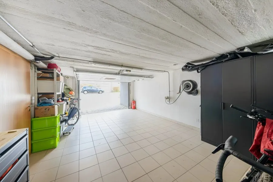 Garage - Villa Libre de 4 Côtés avec Système Photovoltaïque à Rodange