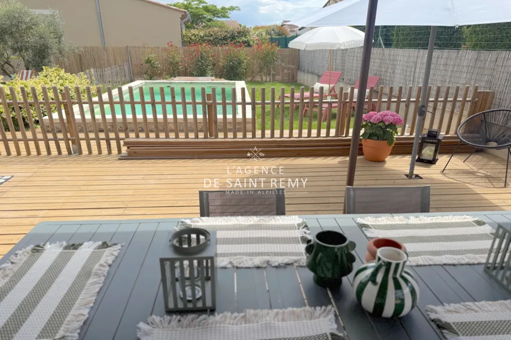 Pool - Charming Villa with Veranda in Mollégès