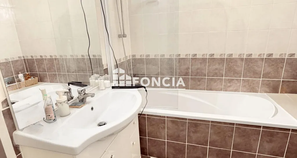 Salles de bain - Studio avec Balcons et Parking à Paris
