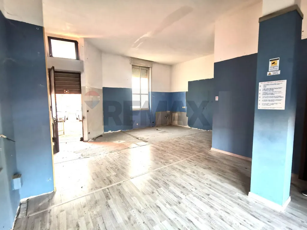 Pièces - Office Space near Autostrada, Busto Arsizio