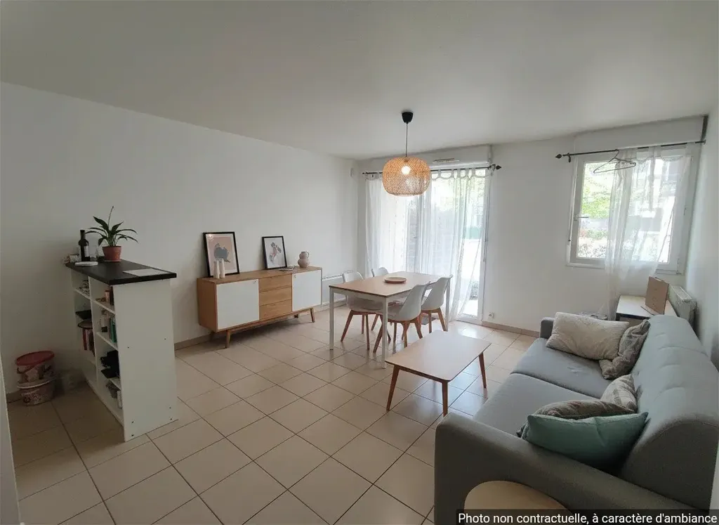 Séjour - Studio avec Terrasse et Piscine à Pont Sainte Maxence