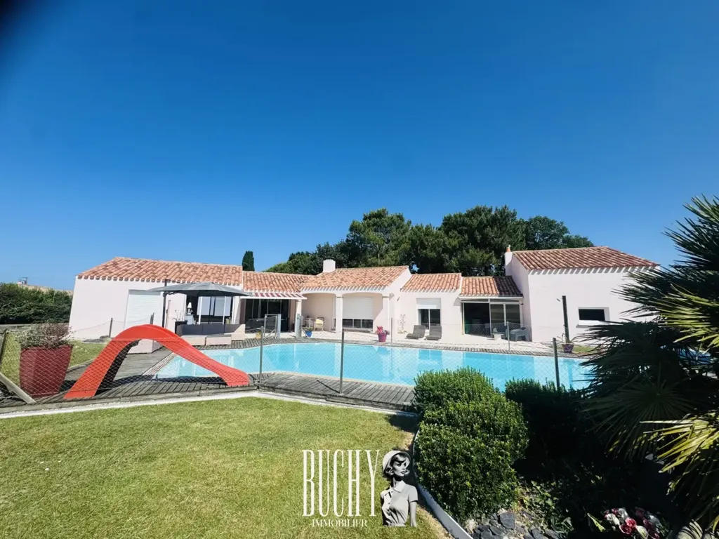 Piscine - Villa avec Piscine à Château d'Olonne