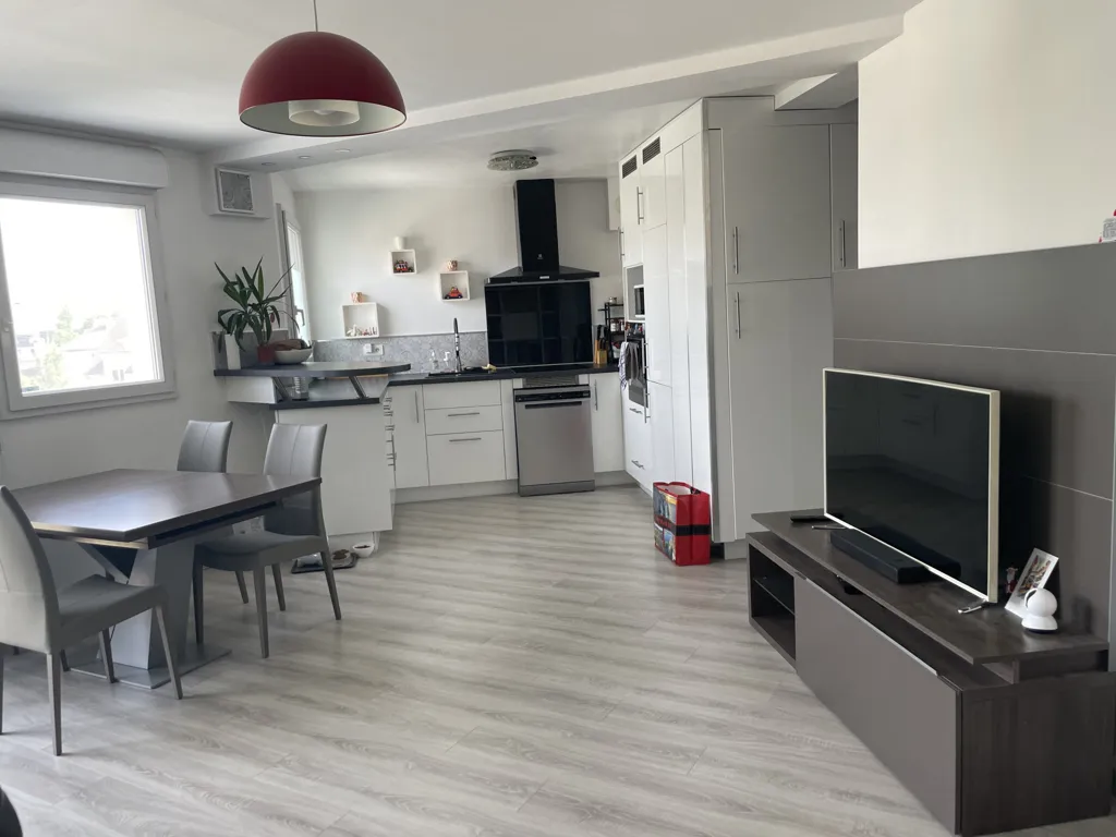 Elutuba - Duplex Flat with Garden View in Massy