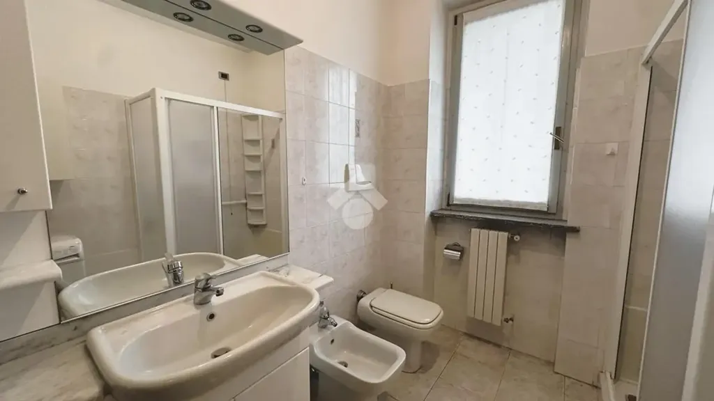 Salles de bain - Spacious Apartment with Balcony in Vimercate