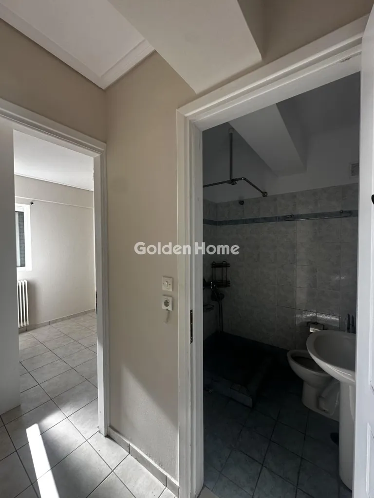 Hallway - Apartment with Balcony View in Athens