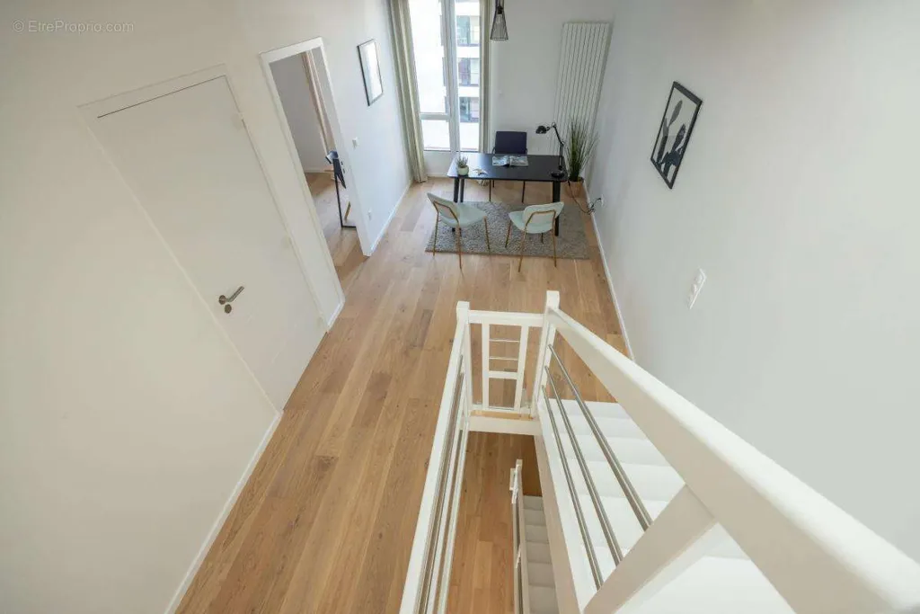 Entrée - Triplex Récent avec Rooftop à Paris