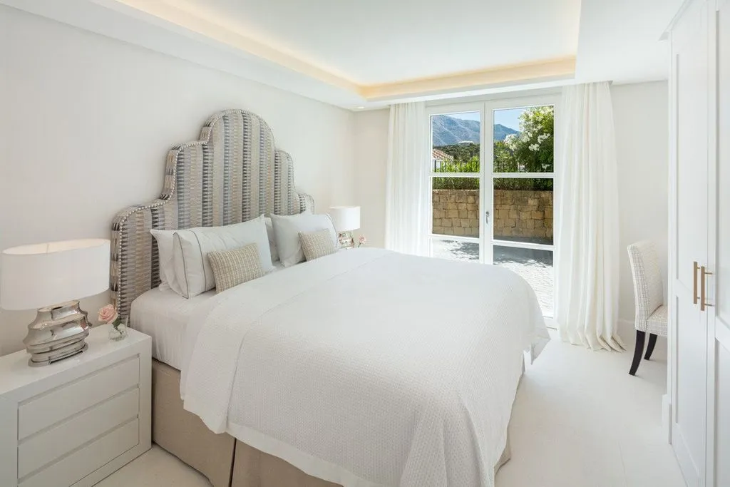 Chambres - Luxury Villa with Pool and Mountain View in Marbella