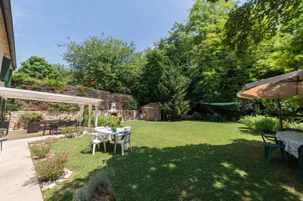 Aed - Rustic House with B&B Potential in Vo'
