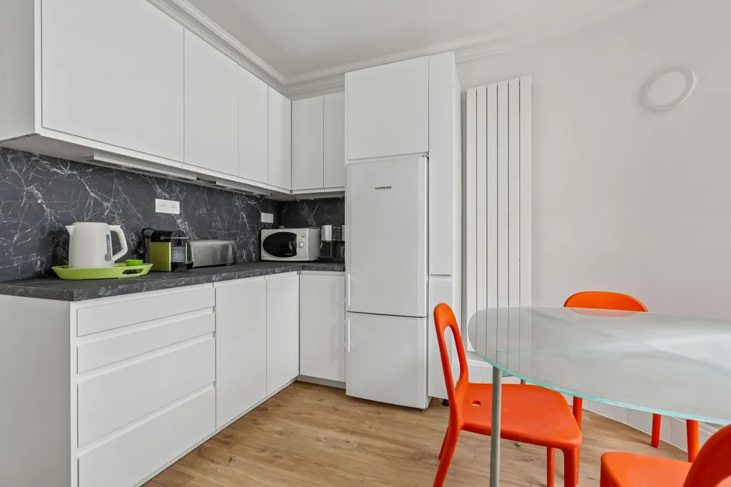 Cuisine - Appartement de Charme avec Ascenseur sur Boulevard Malesherbes