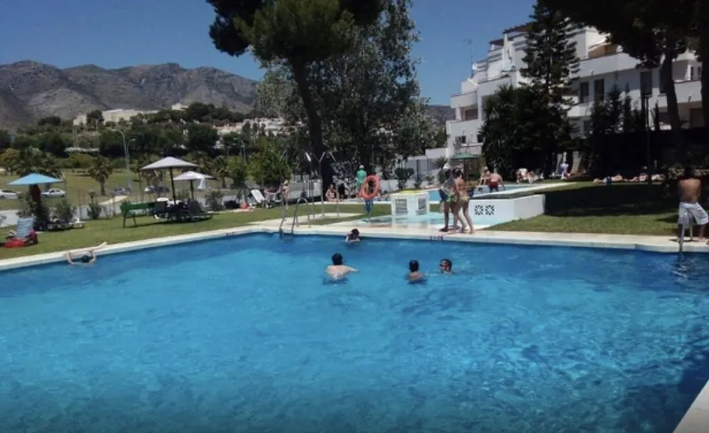 South-Facing Flat with Sea Views in Torremolinos