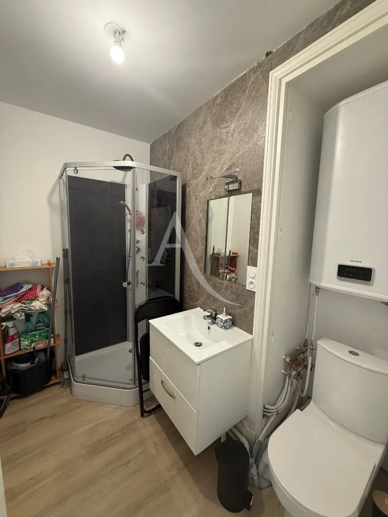 Bathrooms - Renovated Studio with Garden in La Roche-sur-Yon