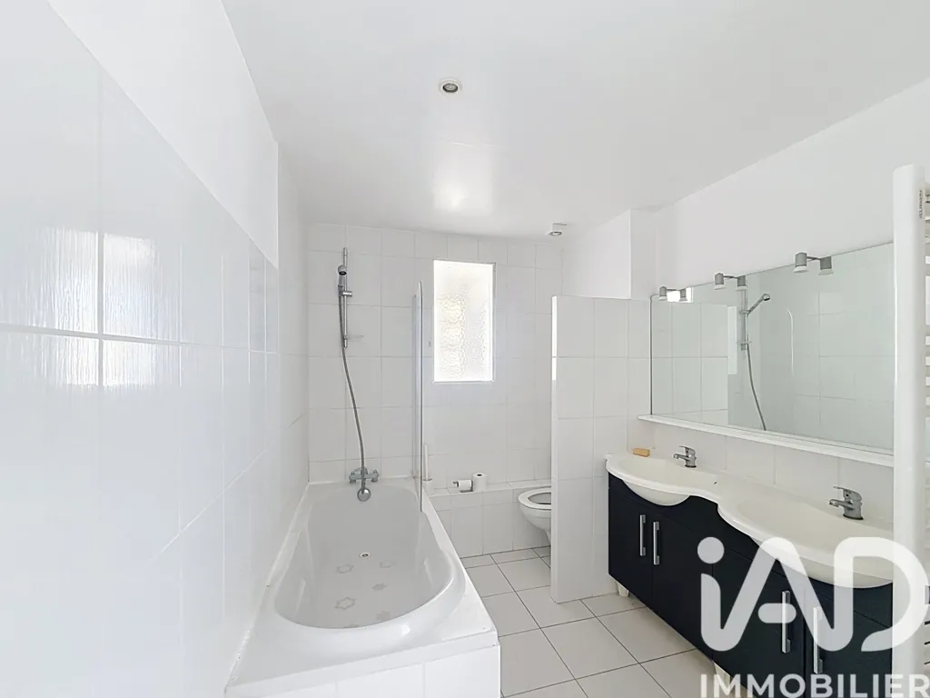 Salles de bain - Appartement avec balcon vue mer à Toulon