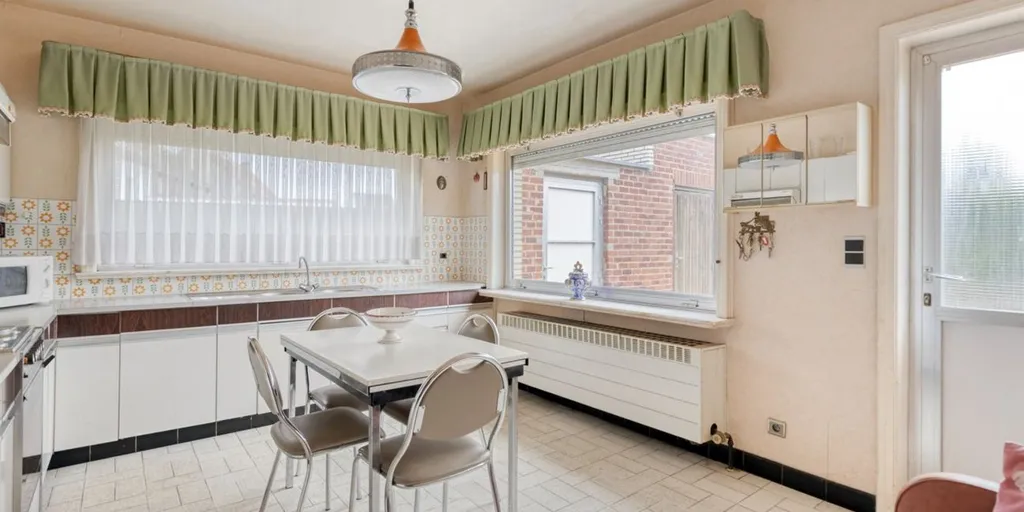 Salle à manger - Villa avec Jardin et Garage à Haaltert