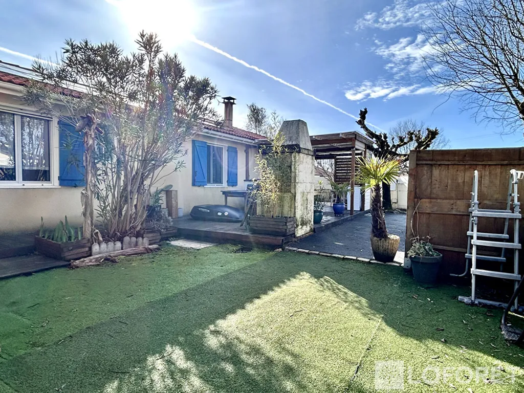 Giardino - 6-Piece House with Pool in Le Teich
