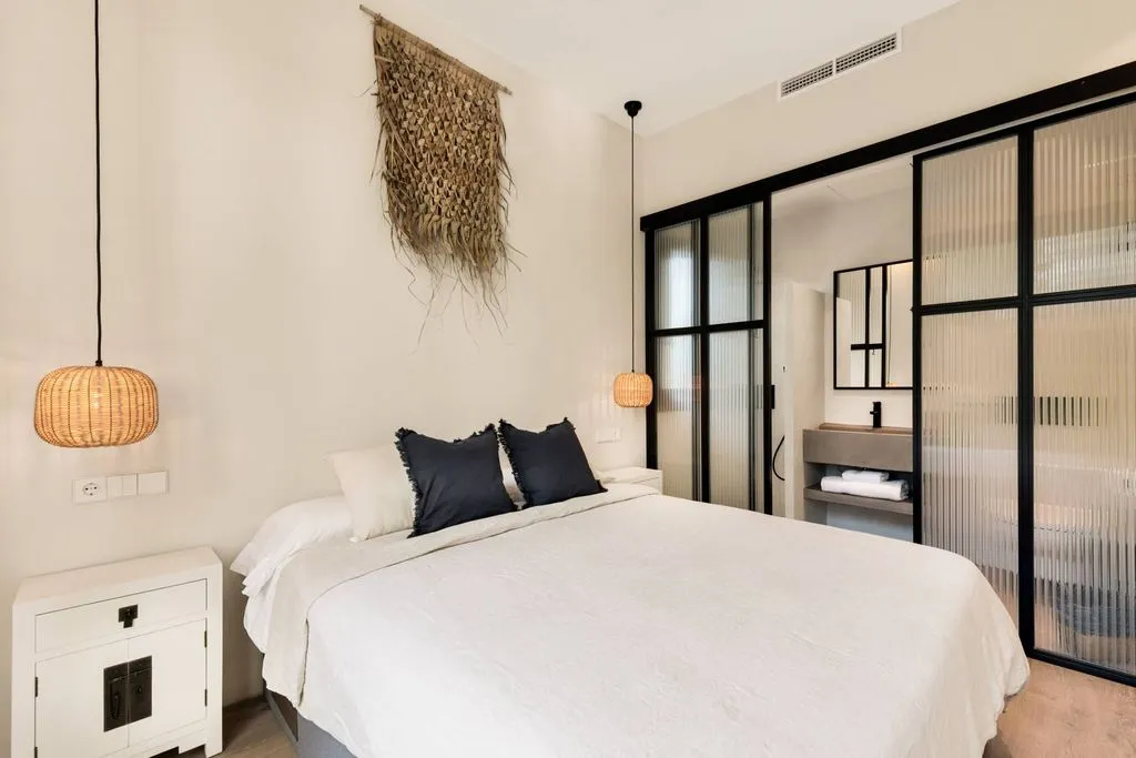 Bedrooms - Beachside Villa with Pool in Marbella