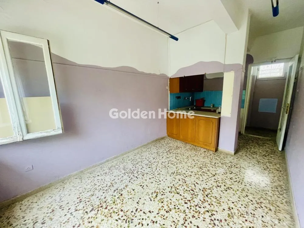 Pièces - Apartment with Balcony in Perama Centre