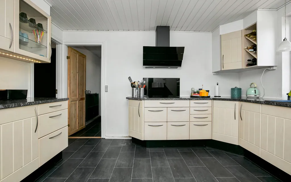 Cucina - Modernised Villa with Open Fields View near Hatting