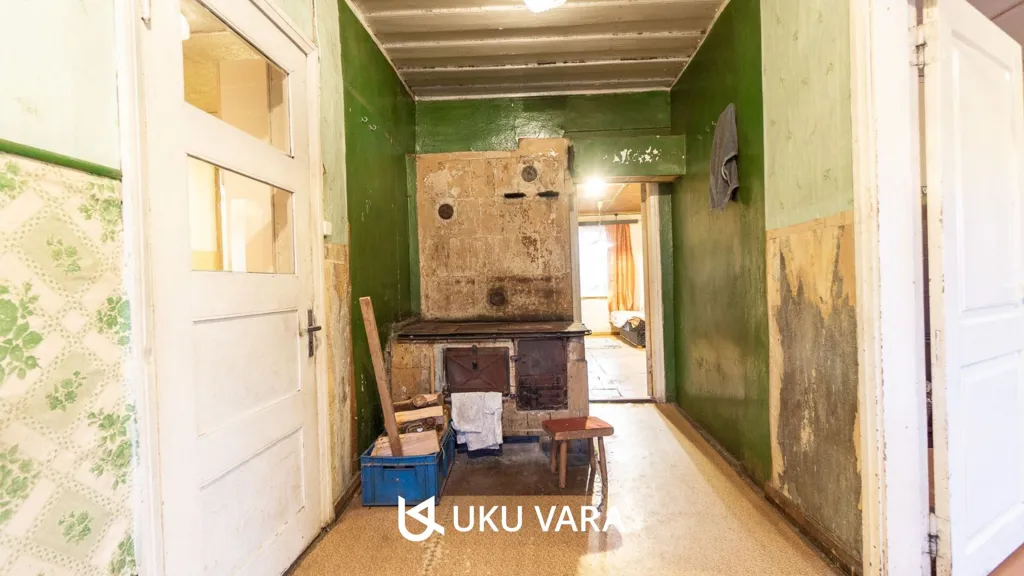 hallway_entrance