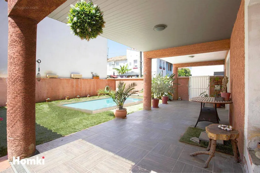 Piscine - Maison Atypique avec Piscine à Perpignan