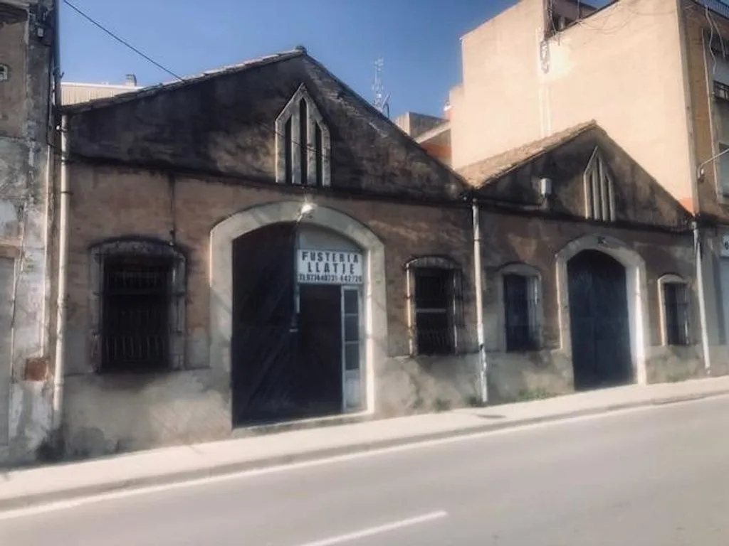 Välivaade - Urban Plot in Tortosa, Near Railway Station