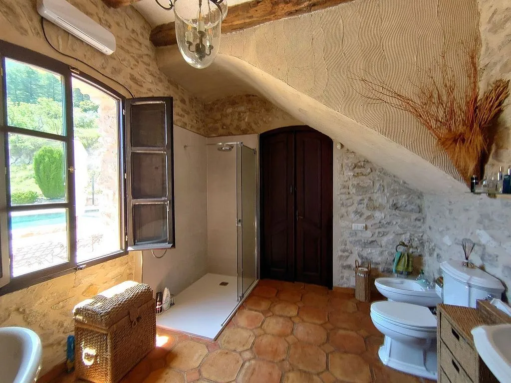 Vannitoad - Rustic Chalet with Pool in Relleu