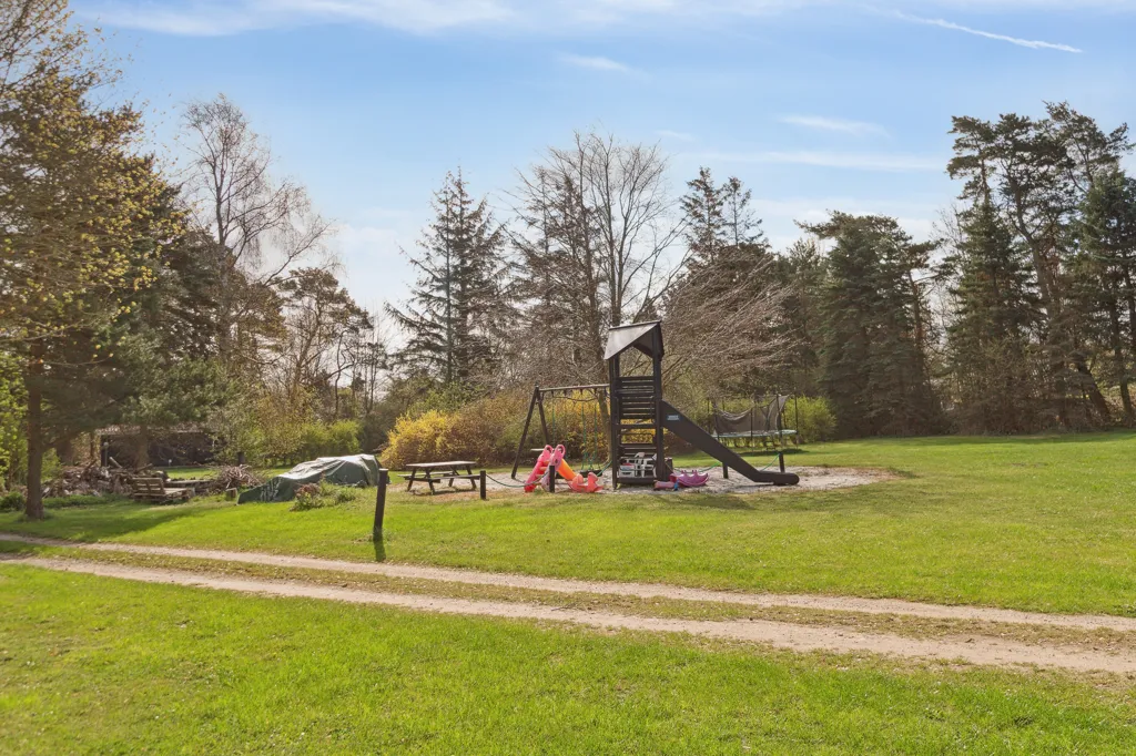 Aed - Renovated Holiday Home with Garden in Hundested
