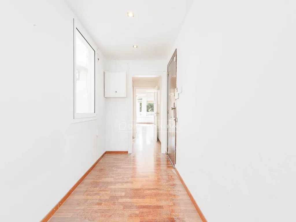 Entrée - Bright Apartment with Terrace in Barcelona