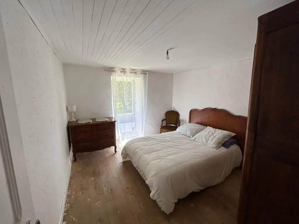 Magamistoad - Old Stone Farmhouse in Feneurols