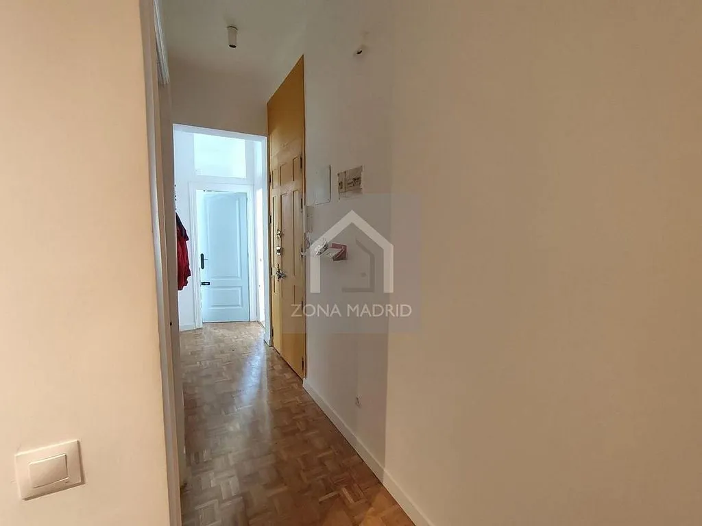 Entrée - Apartment with Balconies to Plaza de Chueca, Madrid