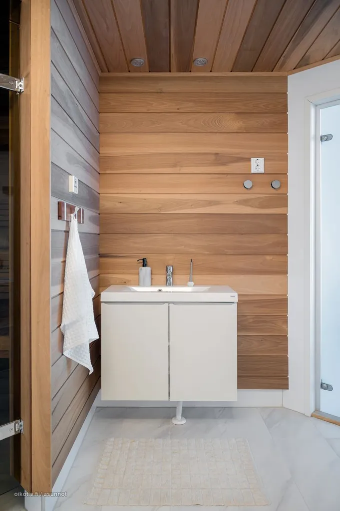Salles de bain - Architect-Designed House with Sauna in Jalkaranta