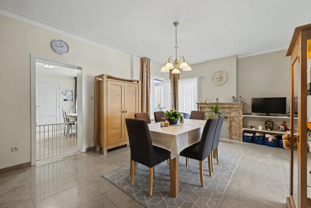 Salle à manger - Maison Charmante avec Jardin à Kieldrecht