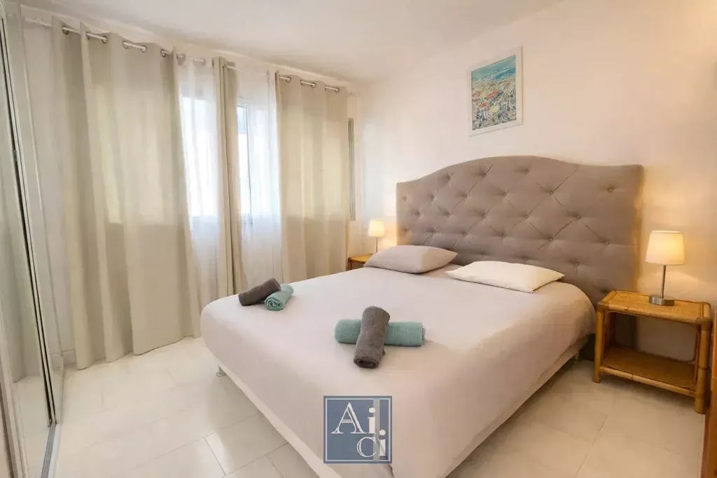 Magamistoad - Spacious 6-Piece Apartment in Cannes