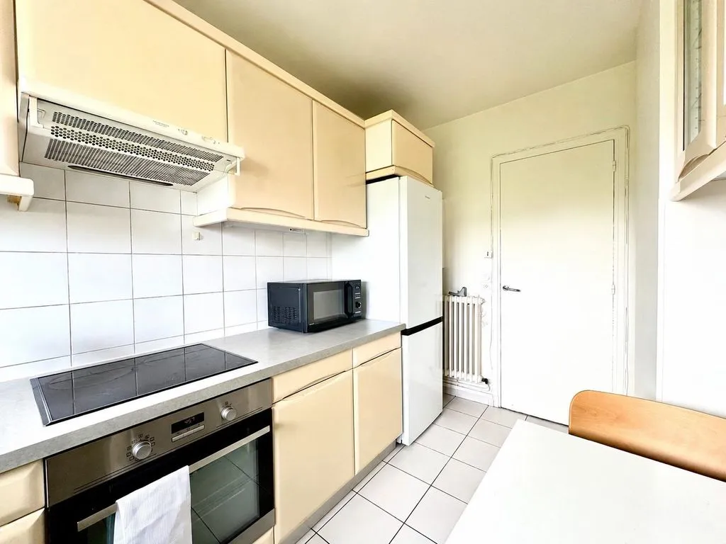 Köök - Luxury 3-Bed Flat with Balcony in Paris
