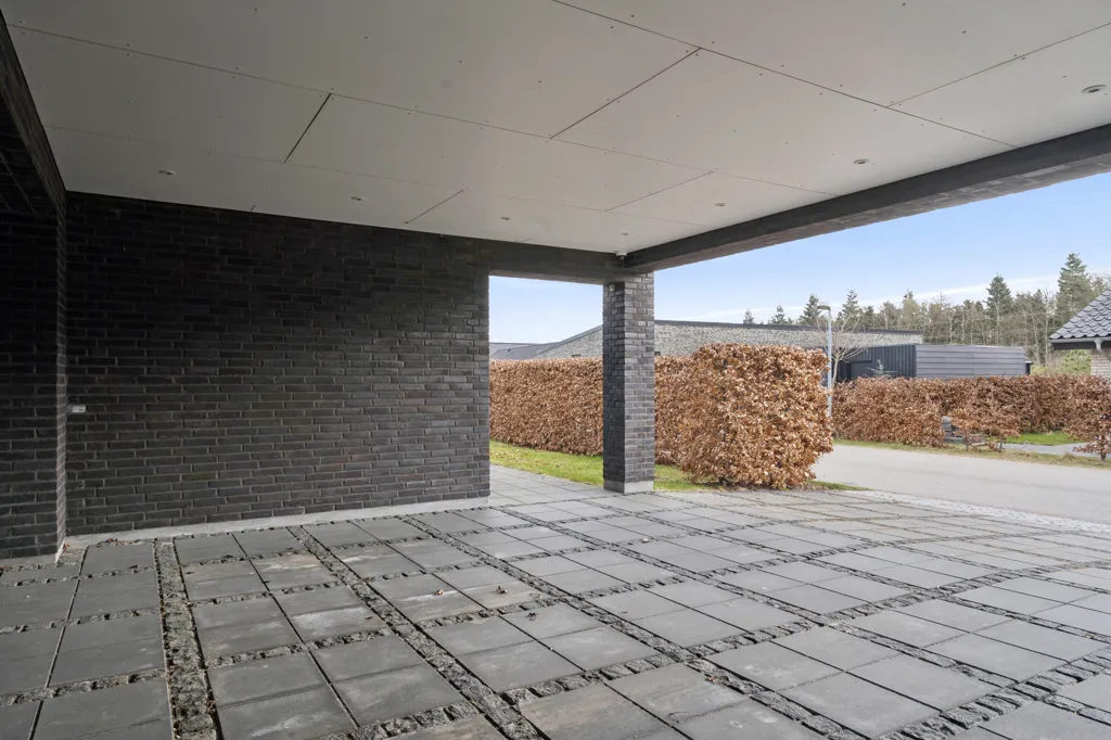 Garage - Architectural Villa in Hastrup