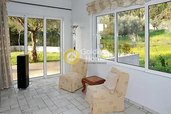 Terrass - Modern Mezzanine with Garden in Patras Centre